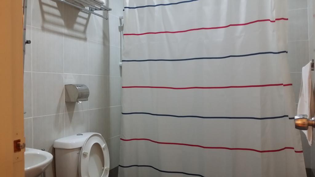 Blueberry Inn Miri Room photo